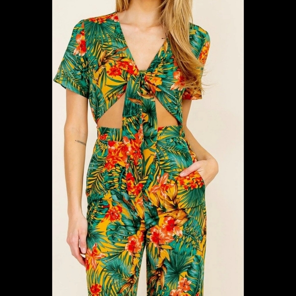 29 green tropical floral boho open tie front short sleeve tea length jumpsuit - Picture 4 of 7